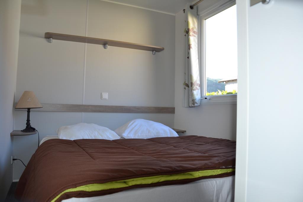 Camping La Mare Aux Fees Roquefeuil Exterior foto