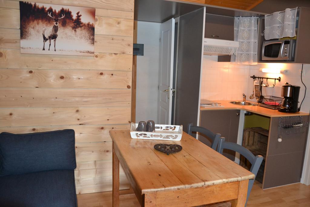 Camping La Mare Aux Fees Roquefeuil Exterior foto
