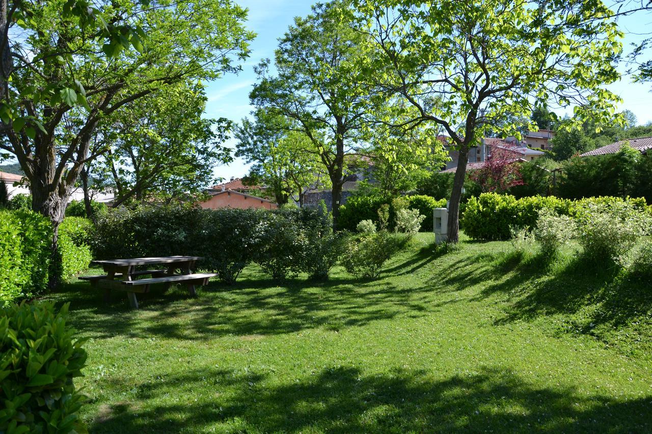 Camping La Mare Aux Fees Roquefeuil Exterior foto